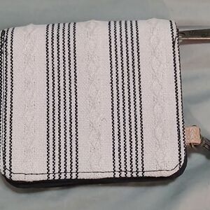 Thirty One Wallet Striped Navy and White Women's Zip N' Clip Wallet